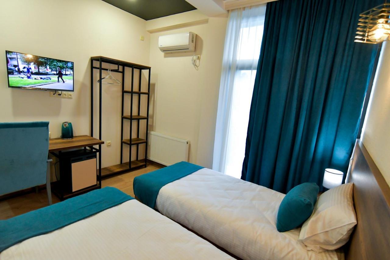 Hill Hotel Kutaisi Exterior photo