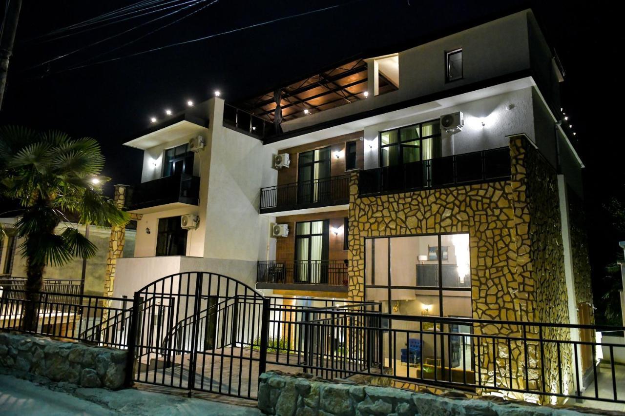 Hill Hotel Kutaisi Exterior photo